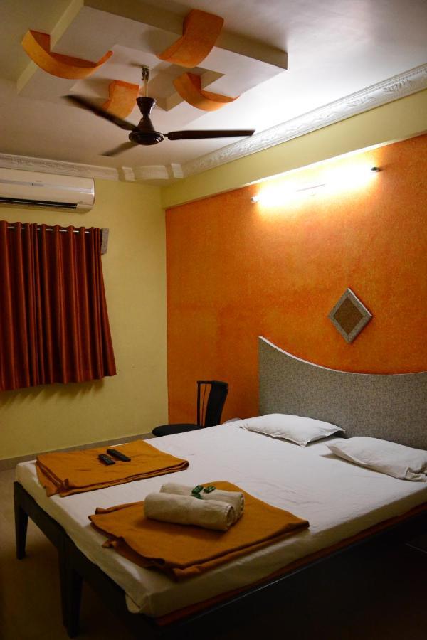 Hotel Sai Vishwa Shirdi Dış mekan fotoğraf